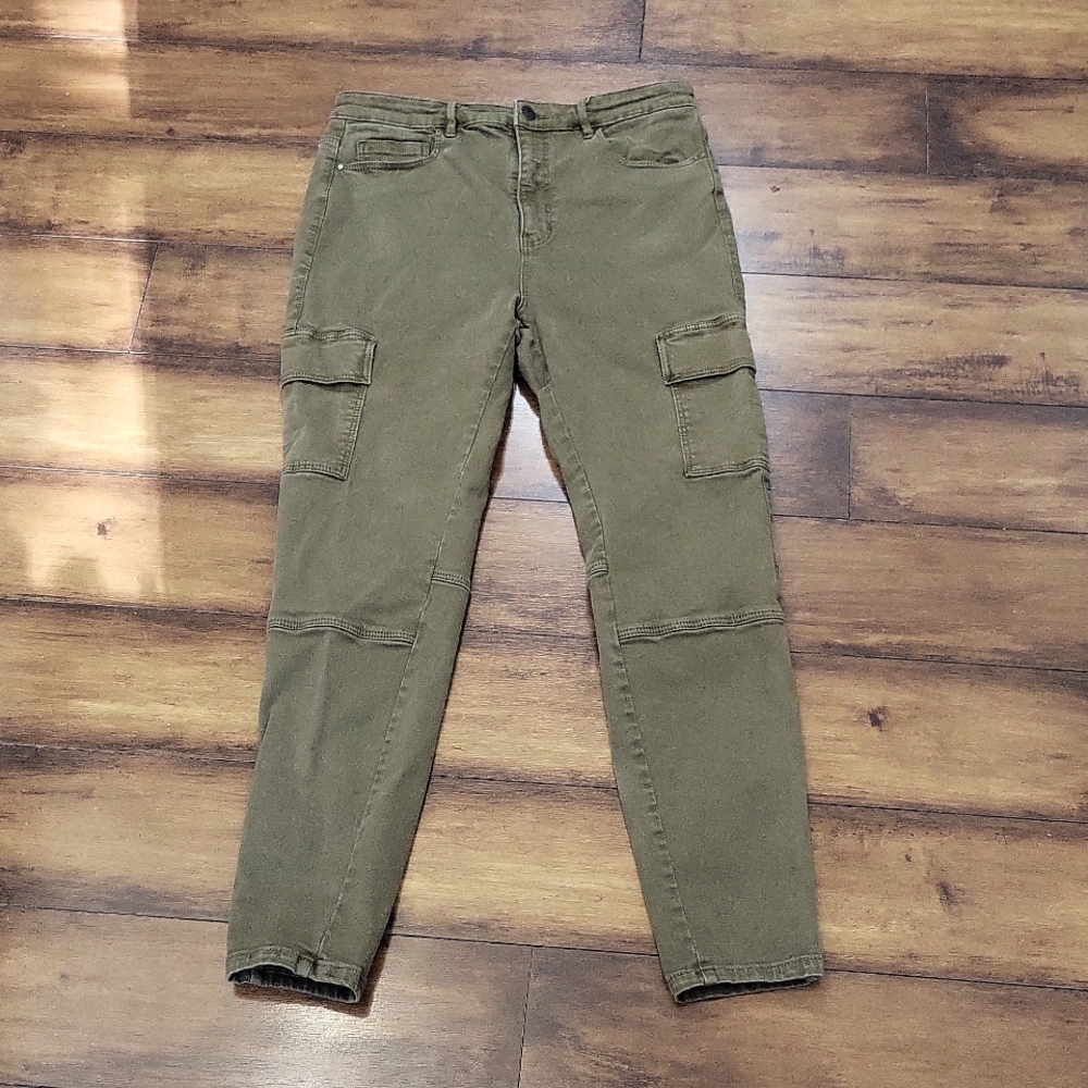 Anthropologie Stradivarius green cargo jeans